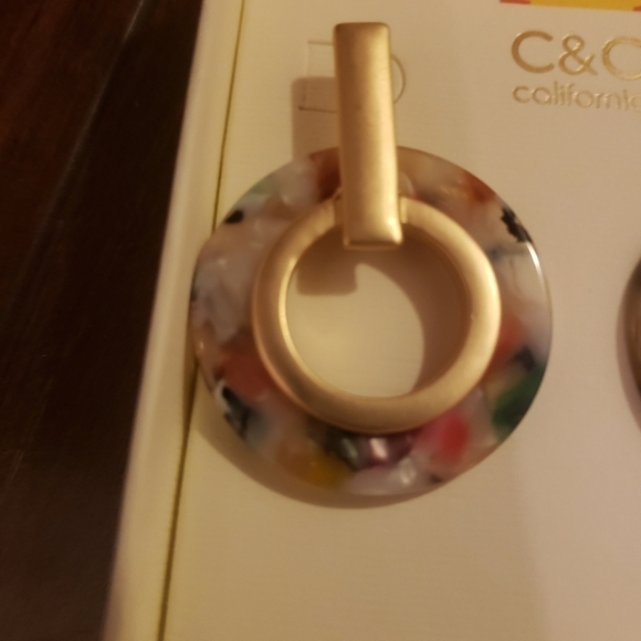 𝅺NEW! C&C CALIFORNIA Multi Color  Circular Post Earrings Jewelry. - Picture 6 of 6